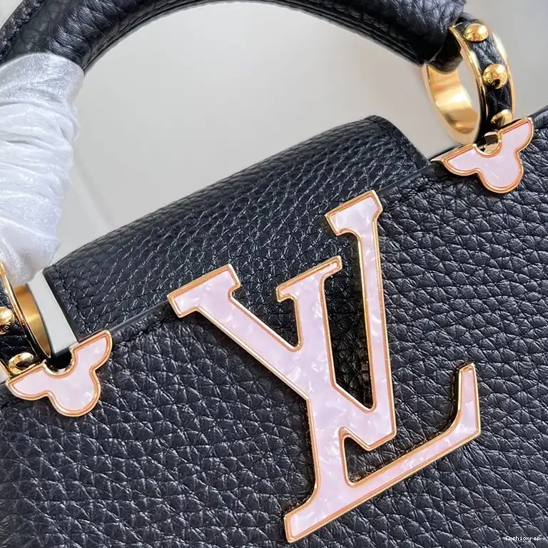 Fashionrepsfam ru LV 2408YA0111 Bags 0705